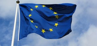 unia europejska publikuje raport o instrumentach pochodnych