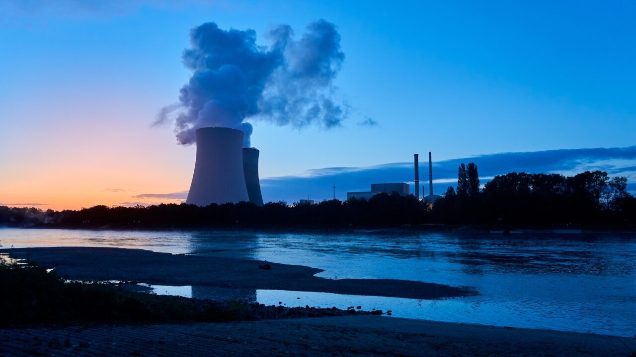 nuclear power plant g70bd8f2d6 1920 1280x720 2 - Ostrzał ukraińskiej elektrowni atomowej zwiększa presję na rynki finansowe